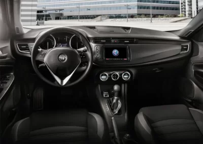 Imagen del Alfa Romeo Giulietta. Renting Alfa Romeo Giulietta barato para particulares.