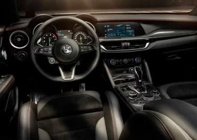 Imagen del Alfa Romeo Stelvio. Renting Alfa Romeo Giulietta barato para particulares.