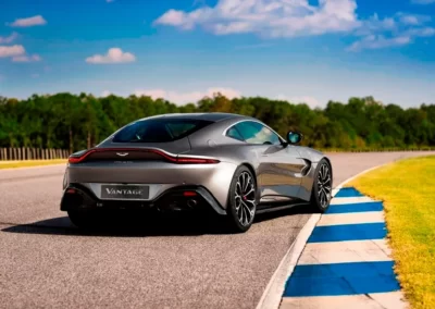 Renting del Aston Martin Vantage